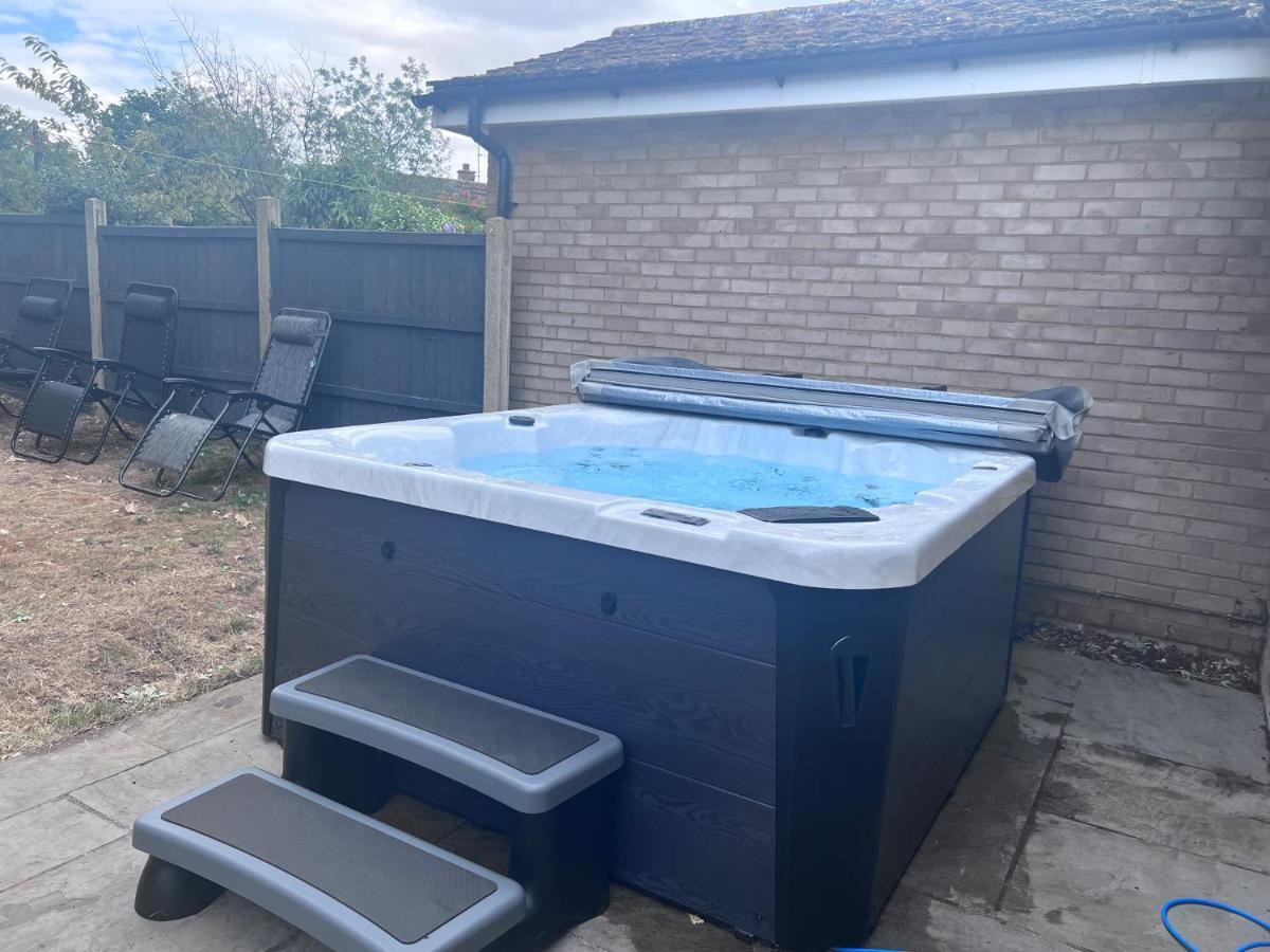 Hottub - Beach - Bbq - Petsok - 6 Guests 斯内蒂瑟姆 外观 照片